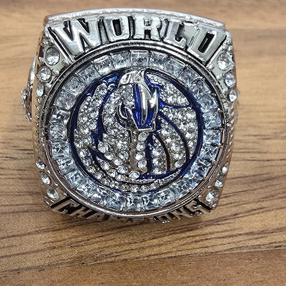 Dallas Mavericks Championship Ring‎ Size 11 Nowitzki Fan Edition